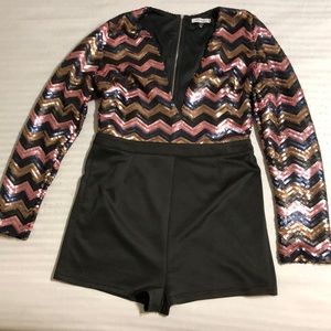 Long sleeve short romper